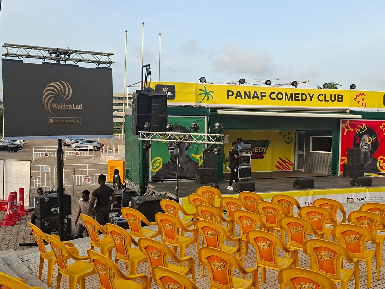 Installation Cotonou comedy club à sofitel
